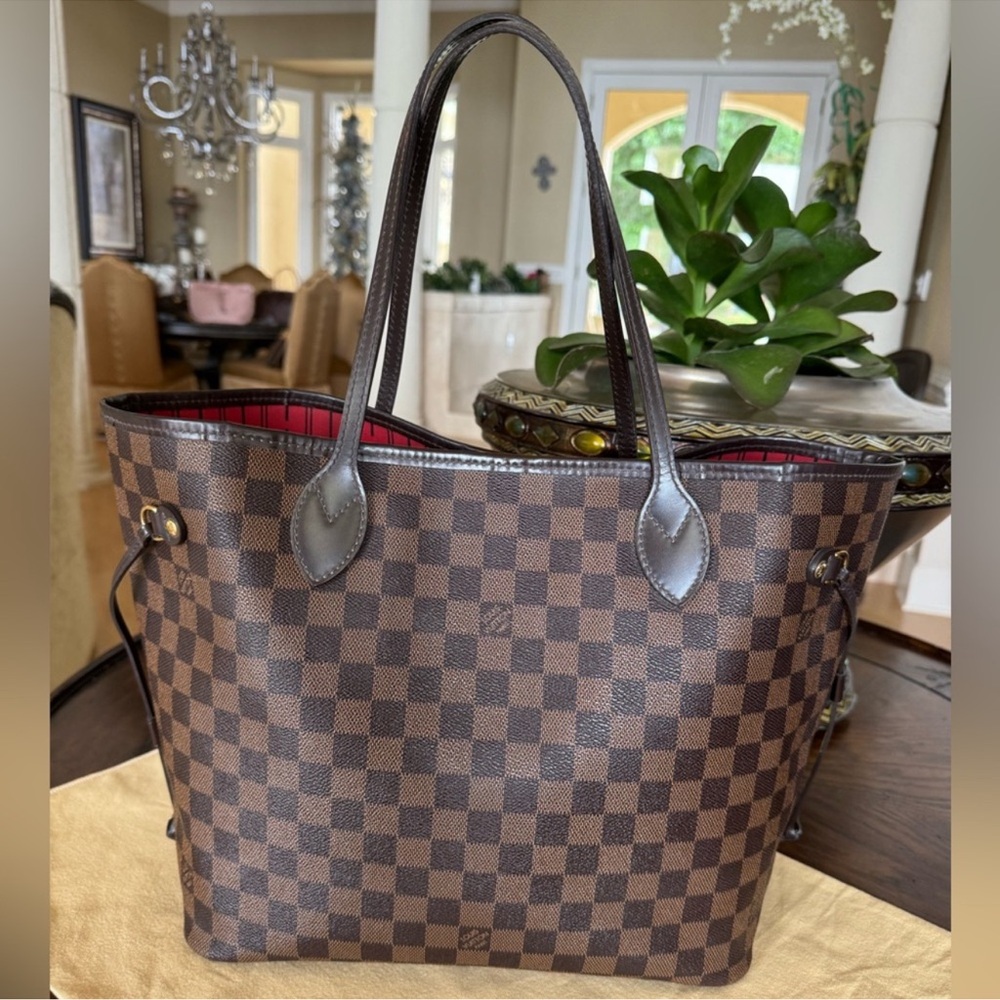 Gorgeous Louis Vuitton Neverfull MM Damier Ebene